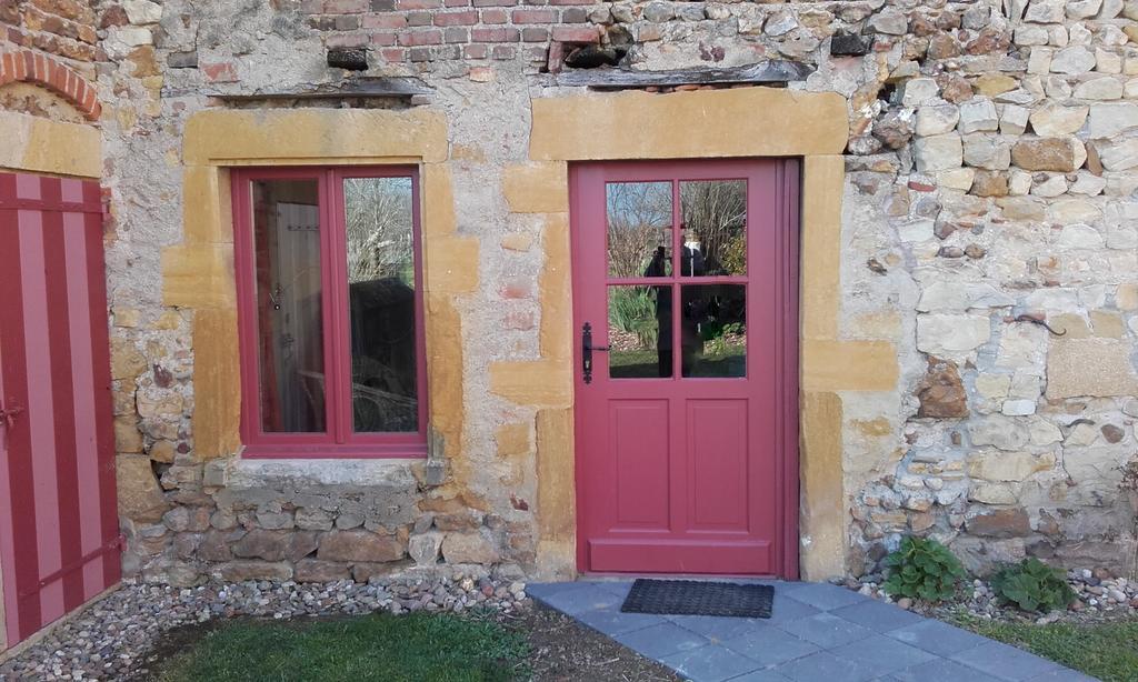 Chambres D'Hotes La Vie En Roses Iguerande Exterior photo
